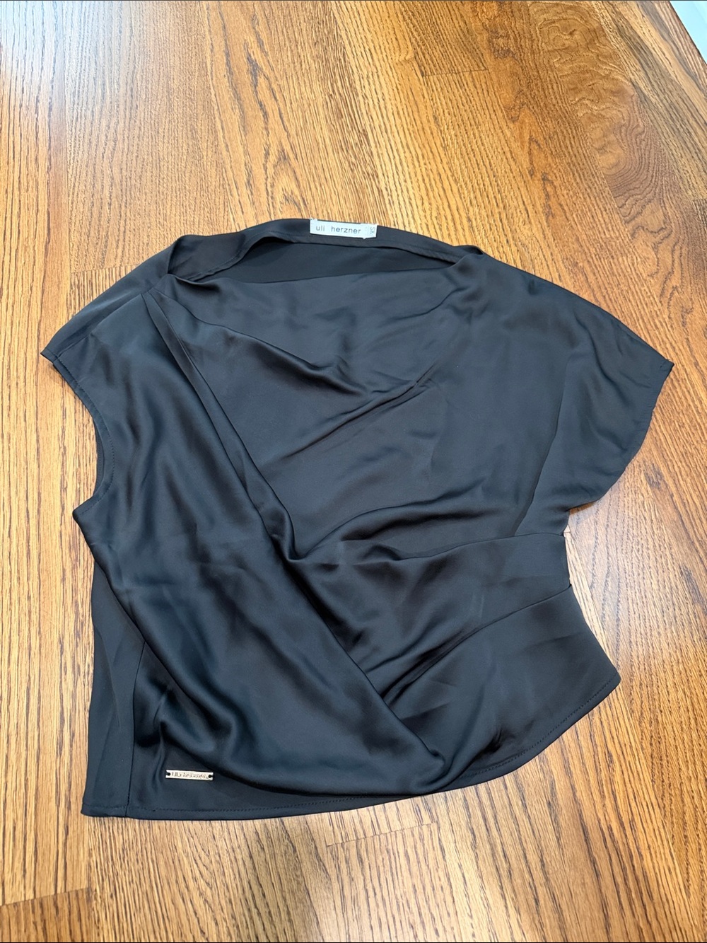 Uli Herzner Black Draped Short-Sleeve Blouse
